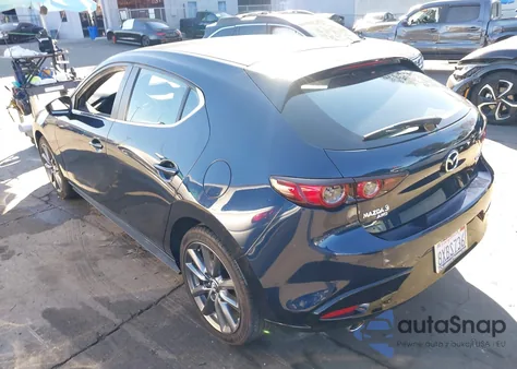 2021 Mazda Mazda3 Preferred z USA, uszkodzony, nr VIN JM1BPBLL5M1345319